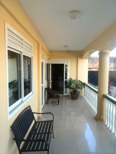 Hotel Karibu Bb Suites