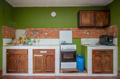Hostal Ewaka Guesthouse And Backpackers