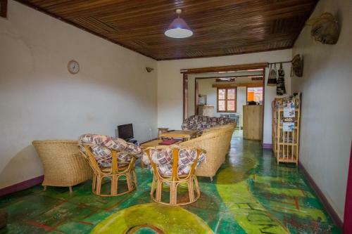 Hostal Ewaka Guesthouse And Backpackers