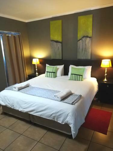 Hotel 24 Onvrey 3 Star Guest House
