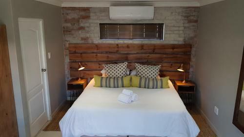 Hostal Touching Senses Garden Cottages