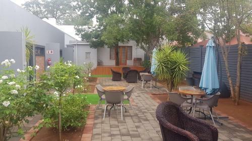 Hostal Touching Senses Garden Cottages