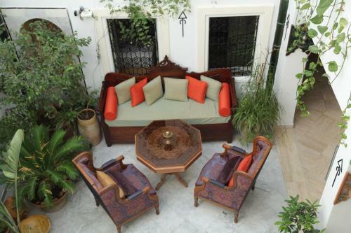 Hostal El Patio Courtyard House