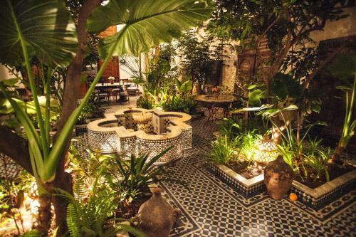 Riad Lune Et Soleil
