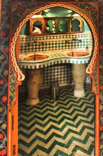 Riad Lune Et Soleil
