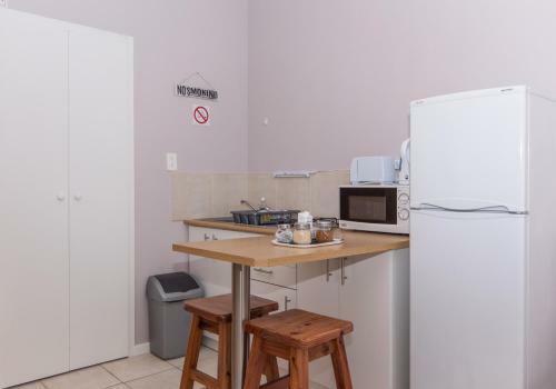 Hostal 10 Windell Self Catering Accommodation