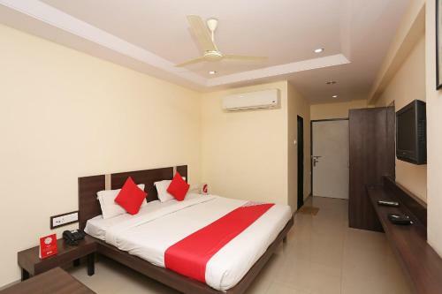 Oyo 22040 Hotel Vatsa Inn