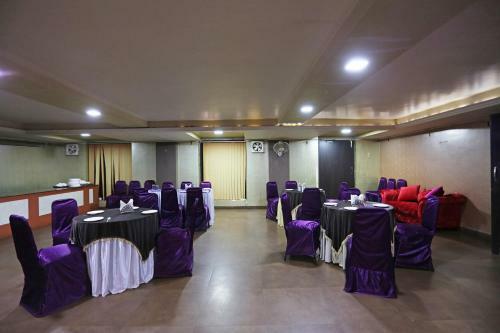 Oyo 22040 Hotel Vatsa Inn