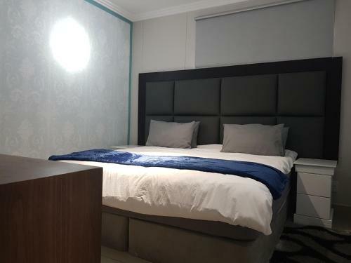 Cyro Apartments At Central Park