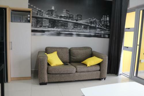 Cyro Apartments At Central Park