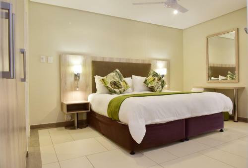 Hotel La Lucia Sands Beach Resort