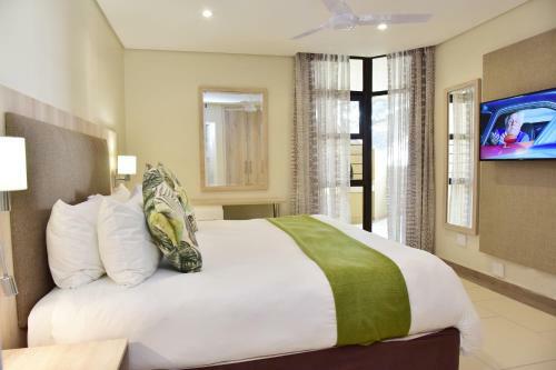 Hotel La Lucia Sands Beach Resort