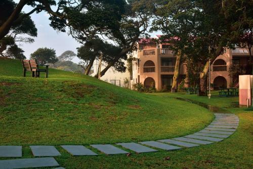 Hotel La Lucia Sands Beach Resort