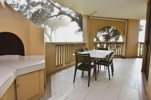 Hotel La Lucia Sands Beach Resort