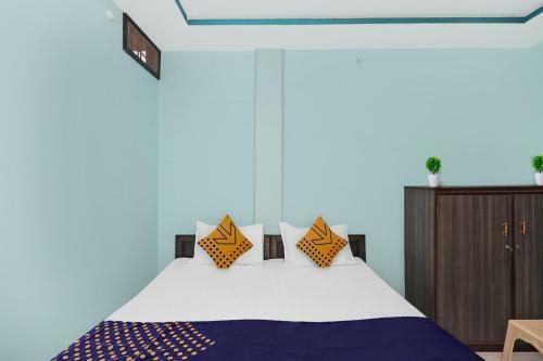 Spot On 37040 Hotel Ayushman Palace