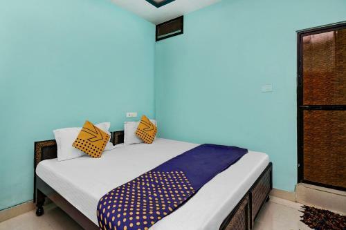 Spot On 37040 Hotel Ayushman Palace