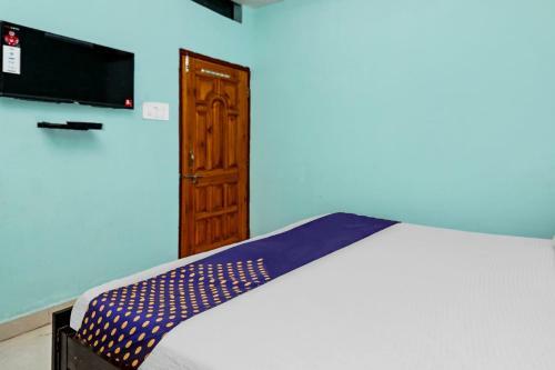 Spot On 37040 Hotel Ayushman Palace