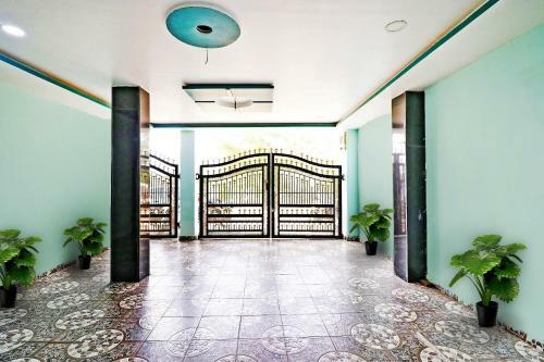 Spot On 37040 Hotel Ayushman Palace