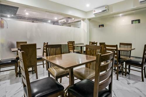 Hotel Oyo 77861 Elite Continental