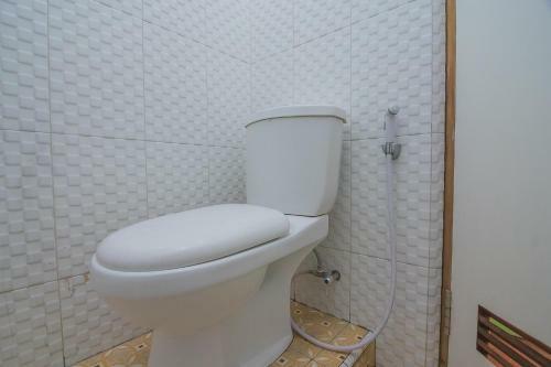 Hostal Reddoorz Plus Near Alun Alun Kuningan