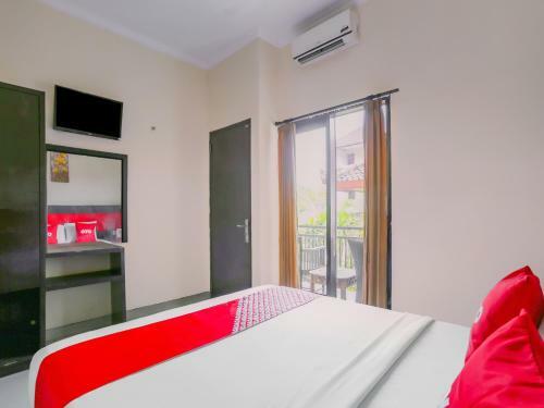 Hotel Oyo 4012 Ari Beach Inn