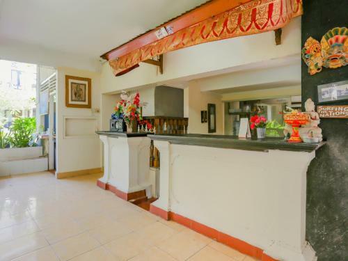 Hotel Oyo 4012 Ari Beach Inn