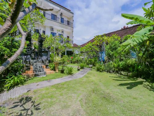 Hotel Oyo 4012 Ari Beach Inn