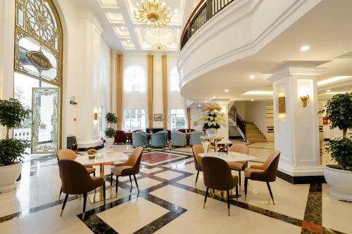 Lam S?n White Palace Hotel