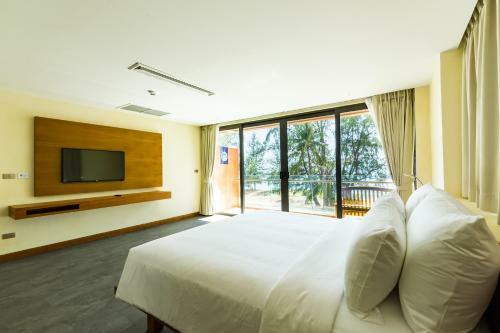 Hotel Coriacea Beachfront Boutique Phuket Resort - Sha Plus