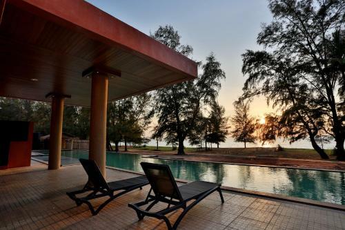 Hotel Coriacea Beachfront Boutique Phuket Resort - Sha Plus