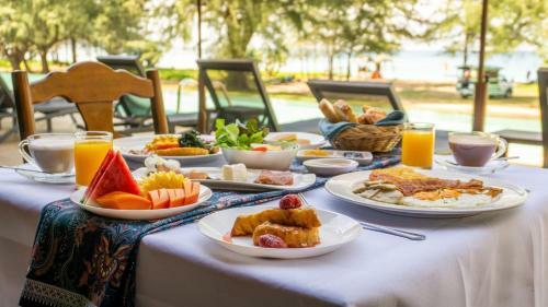 Hotel Coriacea Beachfront Boutique Phuket Resort - Sha Plus