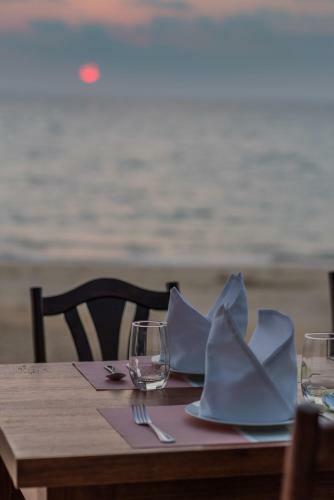 Hotel Coriacea Beachfront Boutique Phuket Resort - Sha Plus