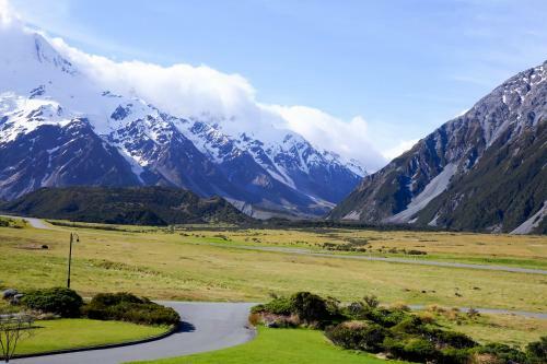 Mt Cook Lodge And Motel