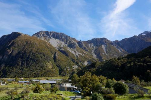 Mt Cook Lodge And Motel