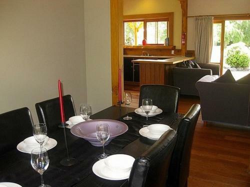 The Ski House On Miharo - Rangataua Holiday Home
