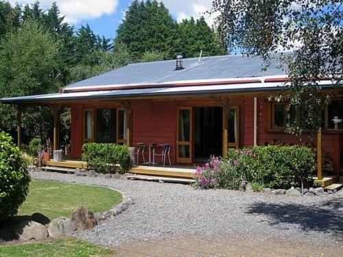 The Ski House On Miharo - Rangataua Holiday Home