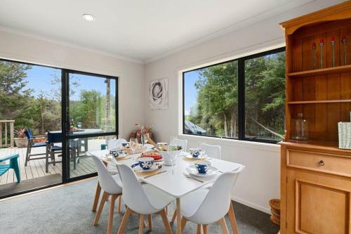 Hillside Hideaway - Kaiteriteri Holiday Home