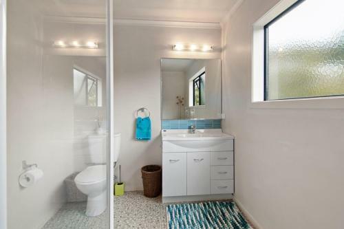 Hillside Hideaway - Kaiteriteri Holiday Home