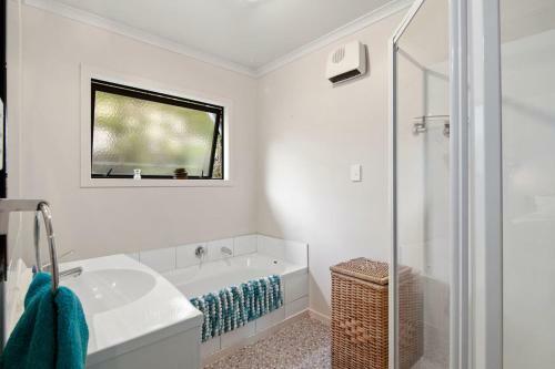 Hillside Hideaway - Kaiteriteri Holiday Home
