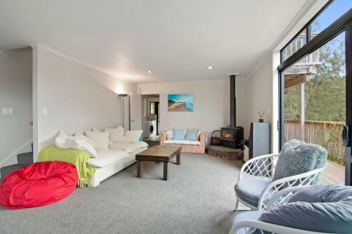 Hillside Hideaway - Kaiteriteri Holiday Home