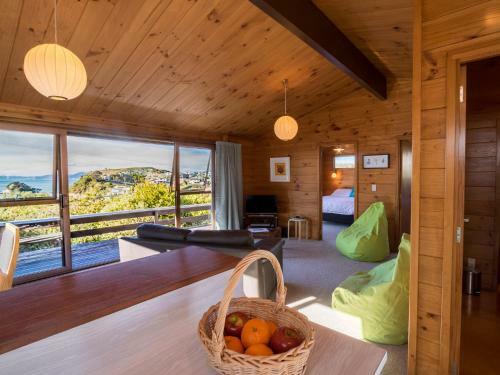 Beach House On The Ridge - Kaiteriteri Holiday Home