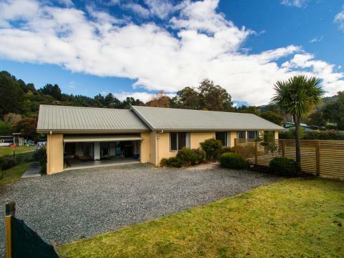 Tasman Treat - Marahau Holiday Home
