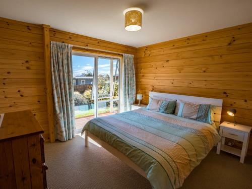 Sandy Feet Retreat - Marahau Holiday Home
