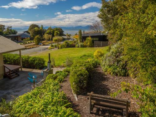 Sandy Feet Retreat - Marahau Holiday Home