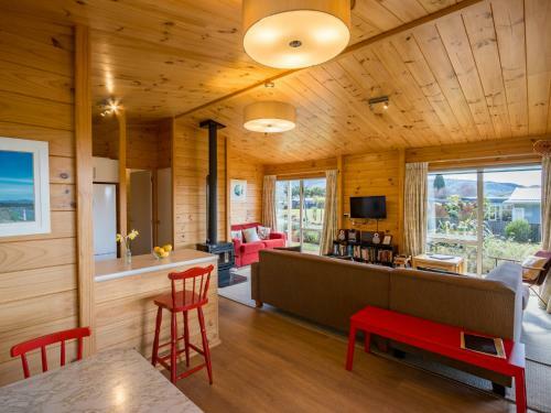 Sandy Feet Retreat - Marahau Holiday Home