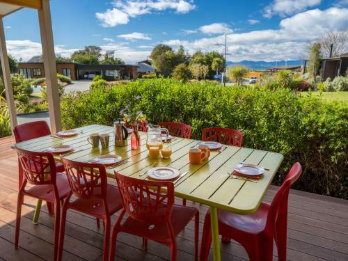 Sandy Feet Retreat - Marahau Holiday Home