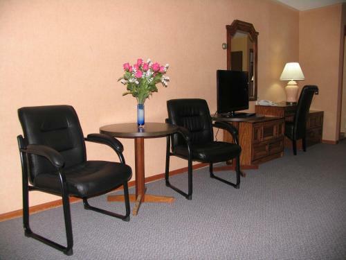 Seven Oakes Motel