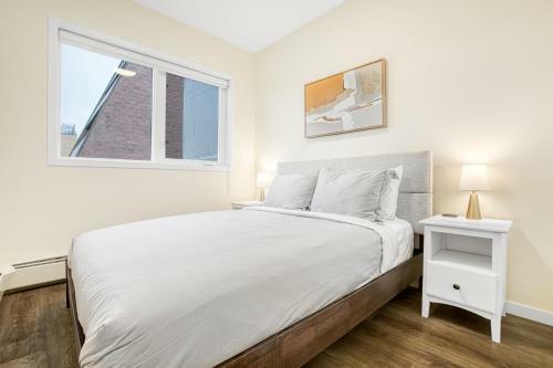 Apartamento Modern Rustic Suite W/ King Bed & Kitchen Island