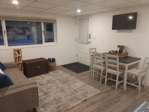 Apartamento Little Shuswap Lake Front Suite