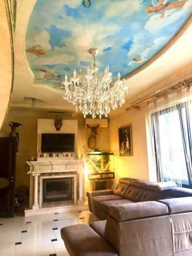 Villa Cozy Place For Nice Time To Spend